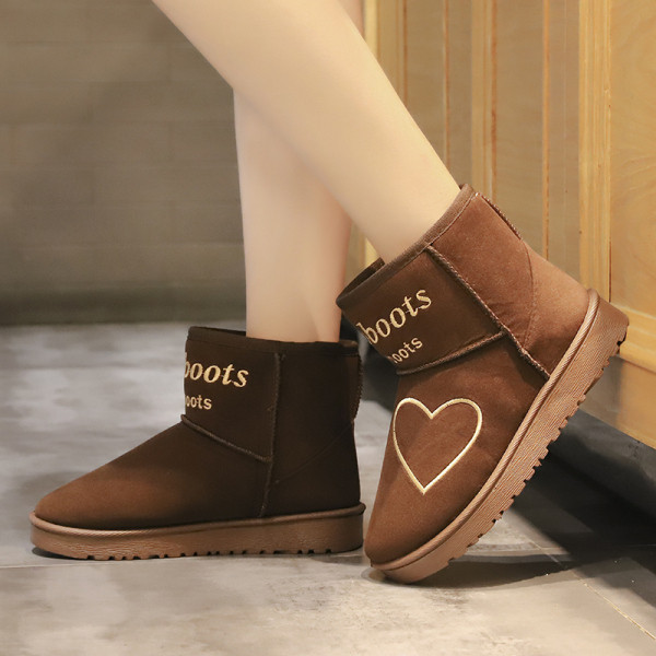 Őszi-téli női csizma puha béléssel és hímzéssel