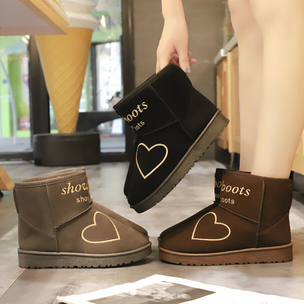 Őszi-téli női csizma puha béléssel és hímzéssel