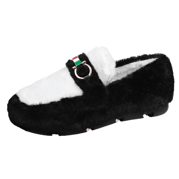 Alkalmi női pehelycipő lapos talppal és fém csattal