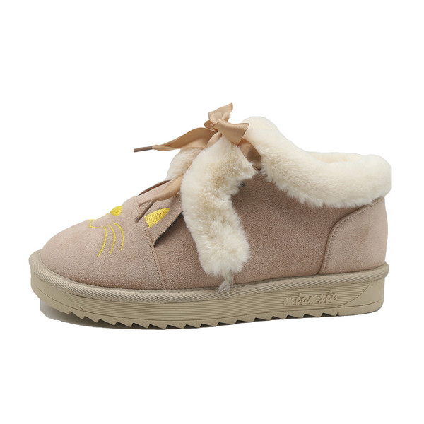 Őszi-téli női alkalmi cipő színes hímzéssel, puha béléssel