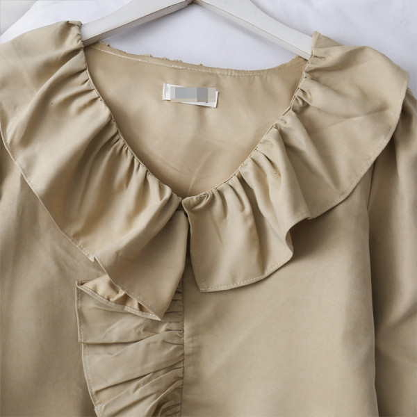 Modern női ing spitz nyakkivágással és fürtökkel