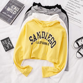 Alkalmi női blúz kapucnival és nyakkendővel