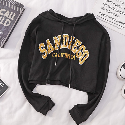 Alkalmi női blúz kapucnival és nyakkendővel