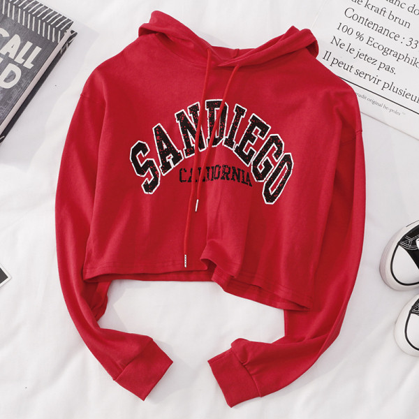 Alkalmi női blúz kapucnival és nyakkendővel