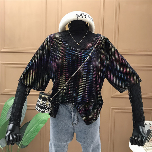 Μοντέρνα γυναικεία μπλούζα με φαρδιά μανίκια, οβάλ λαιμόκοψη και κομψή επίδραση