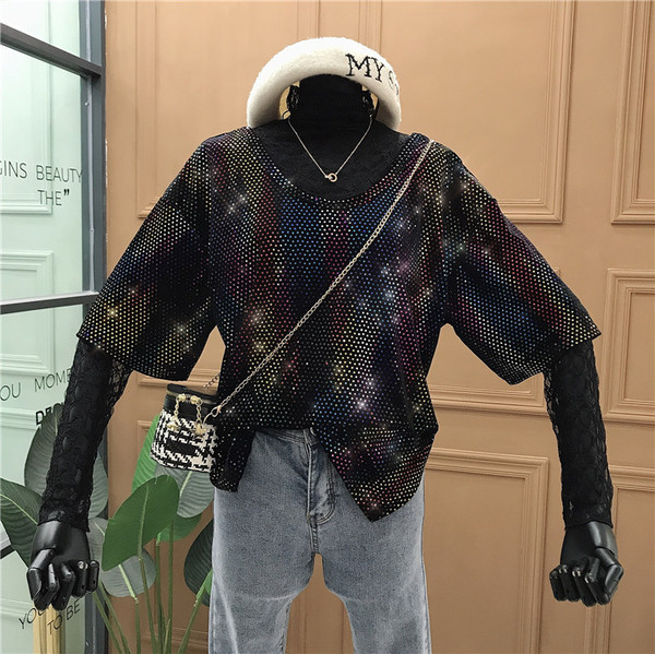 Μοντέρνα γυναικεία μπλούζα με φαρδιά μανίκια, οβάλ λαιμόκοψη και κομψή επίδραση