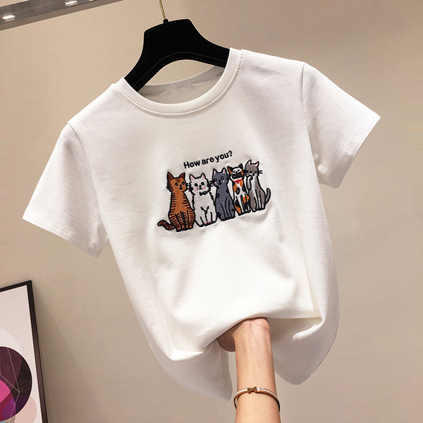 Új modell női póló rövid ujjal és hímzéssel