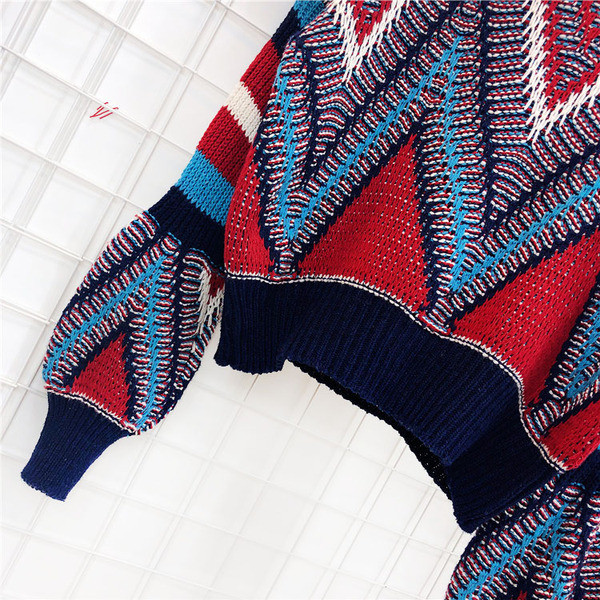 Modern női pulóver retro stílusban kerek nyakkivágással