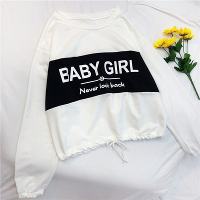 Alkalmi női blúz nyakkendővel és ovális nyakkivágással