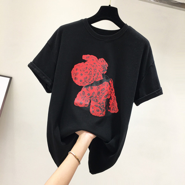 Új modell női blúz rátéttel és ovális nyakkivágással