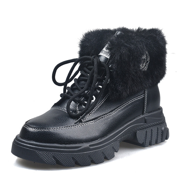 Női téli csizma puha műbőr béléssel és magas talppal