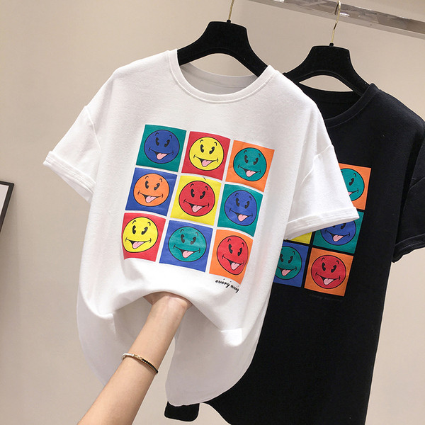 Modern női póló ovális nyakkivágással és rátéttel