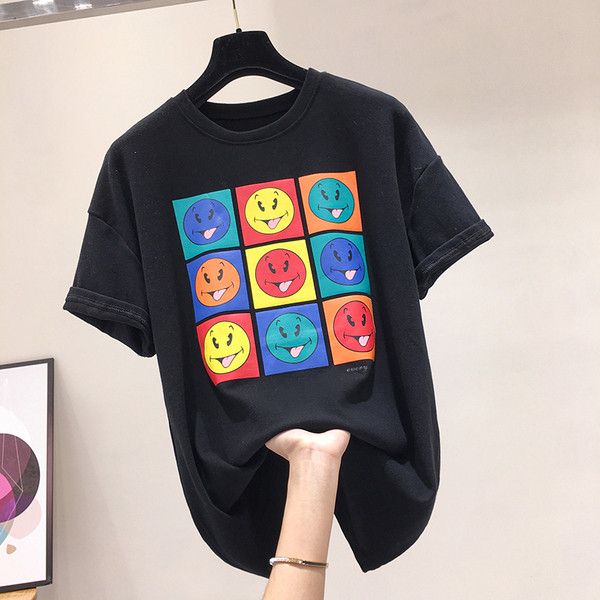 Modern női póló ovális nyakkivágással és rátéttel