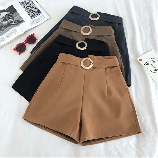 Къси дамски панталони широк модел с колан