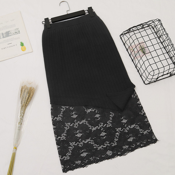 Hosszú női szoknya magas derékkal, csipkével