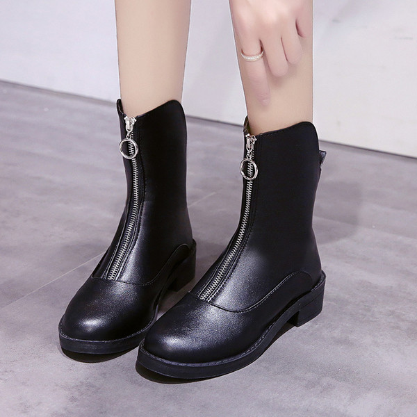 Bőr női alkalmi csizma cipzárral télre is