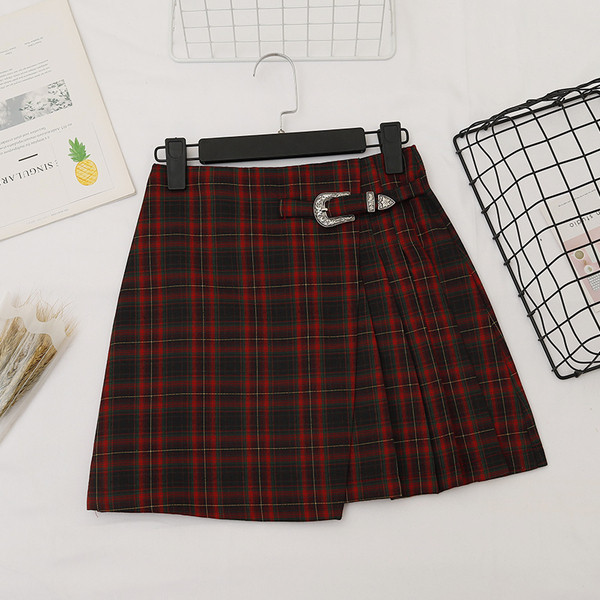 Kockás női szoknya A-vonallal, magas derékkal
