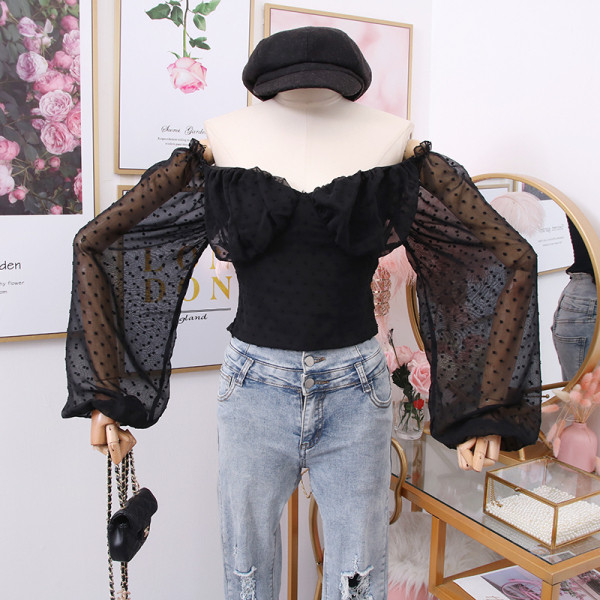 Modern női blúz csupasz váll és tüll ujjú