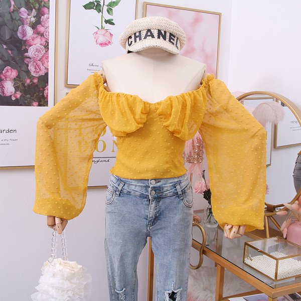 Modern női blúz csupasz váll és tüll ujjú