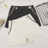 Női rövidnadrág széles modell magas derékkal és gombokkal