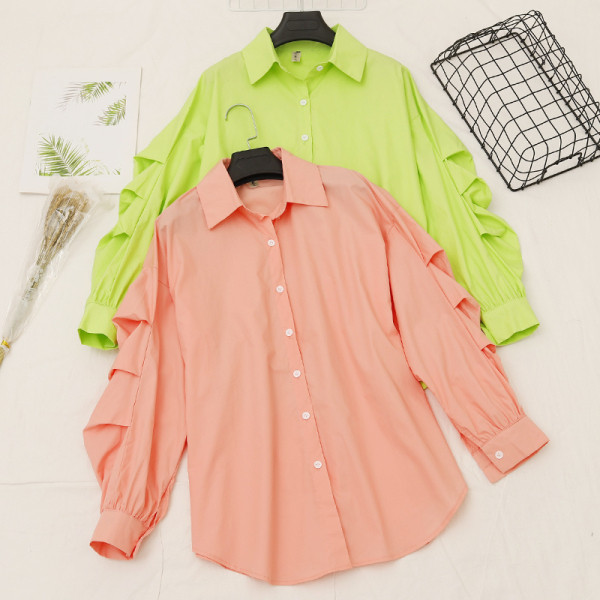 Retro stiilis naiste särk klassikalise krae ja nööpidega