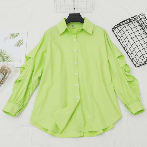 Retro stiilis naiste särk klassikalise krae ja nööpidega