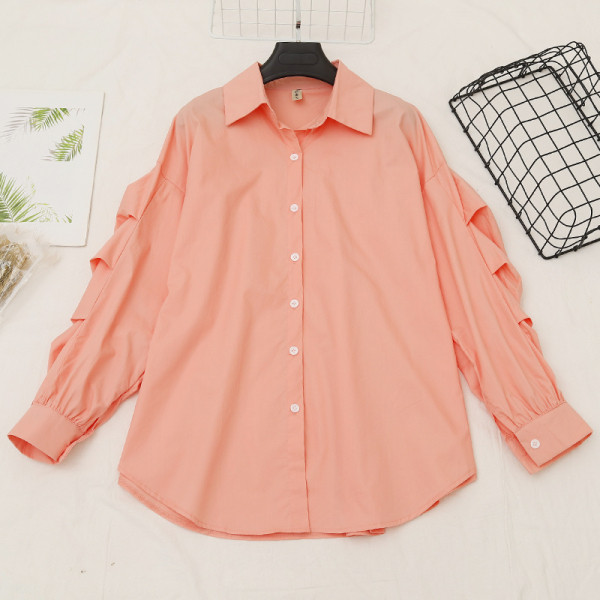 Retro stiilis naiste särk klassikalise krae ja nööpidega