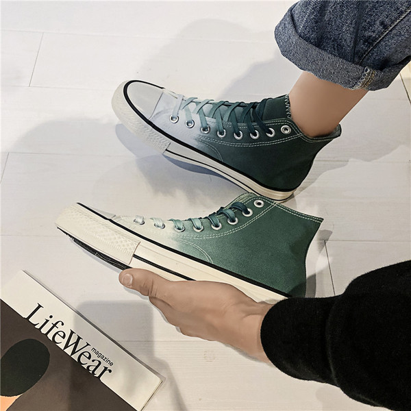 Alkalmi férfi tornacipő fűzővel és lapos talppal - két színben