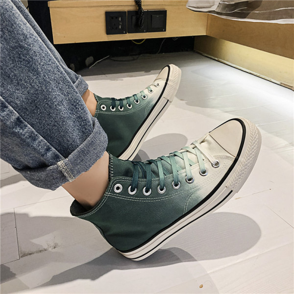 Alkalmi férfi tornacipő fűzővel és lapos talppal - két színben