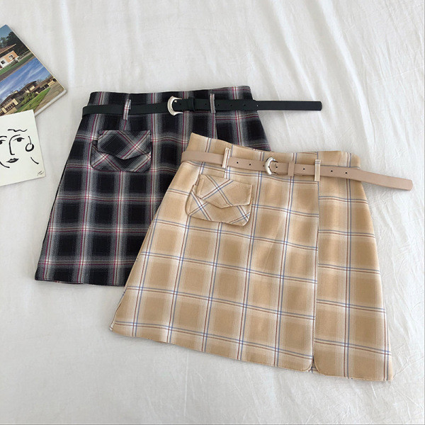 Naiste ruuduline lühike seelik vöö ja taskuga