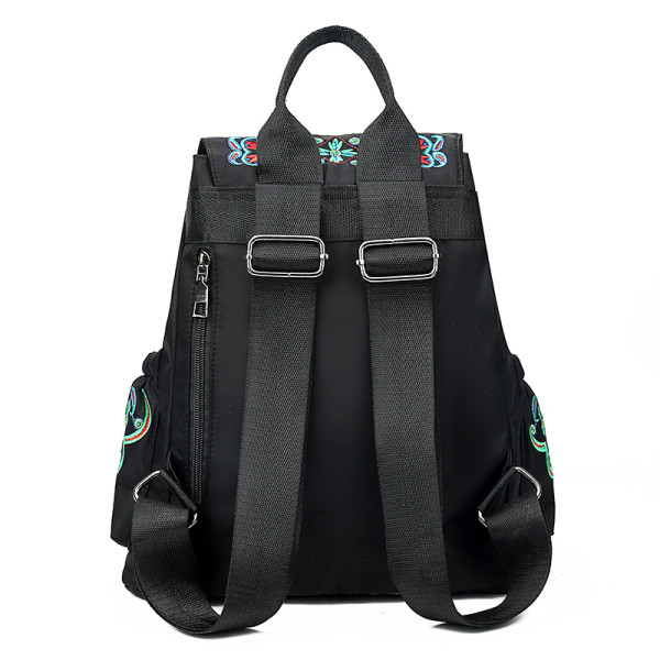Női alkalmi hátizsák elülső zsebbel és színes hímzéssel