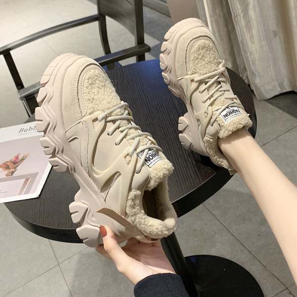 Női őszi-téli tornacipő puha béléssel, durva talppal