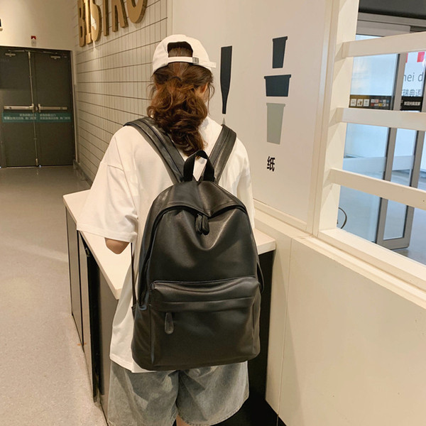 Női alkalmi hátizsák eko bőrből készült elülső zsebbel