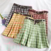 Ruuduline naiste lühike seelik nööpide ja vööga