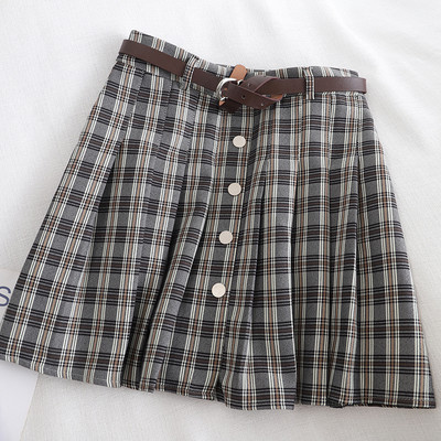 Ruuduline naiste lühike seelik nööpide ja vööga