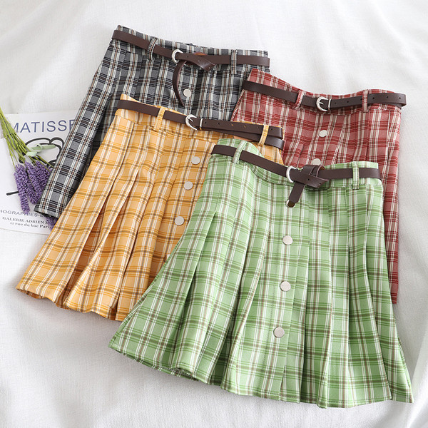 Ruuduline naiste lühike seelik nööpide ja vööga