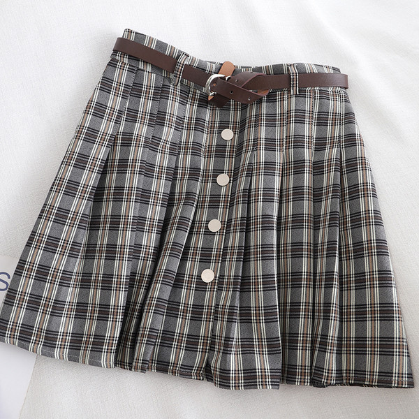 Ruuduline naiste lühike seelik nööpide ja vööga