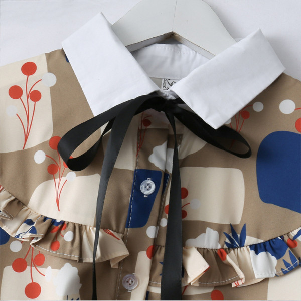 Moodne naiste särk paela ja klassikalise kraega