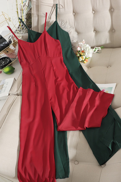 Модерен дамски гащеризон широк модел с тънки презрамки и цепки