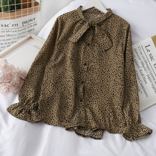 Modern női ing szalaggal és hosszú ujjal