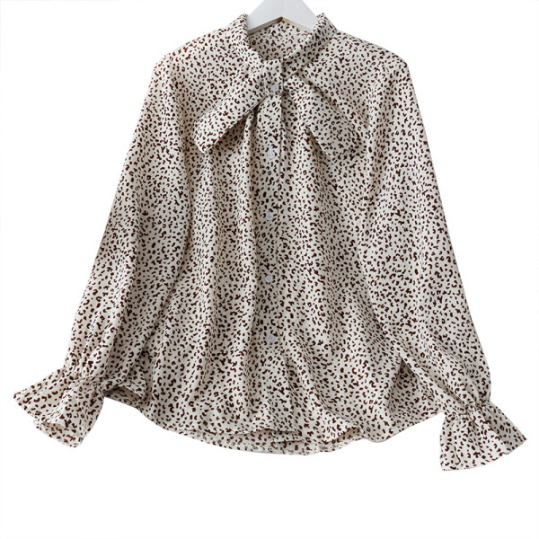 Modern női ing szalaggal és hosszú ujjal