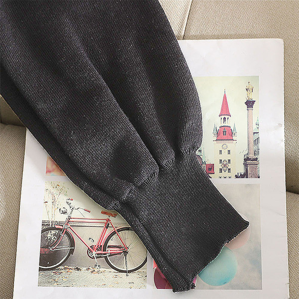 Hétköznapi női kötött ruha modell, hosszú ujjú, V-nyakkal