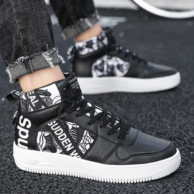 Alkalmi férfi tornacipő felirattal és nyakkendővel