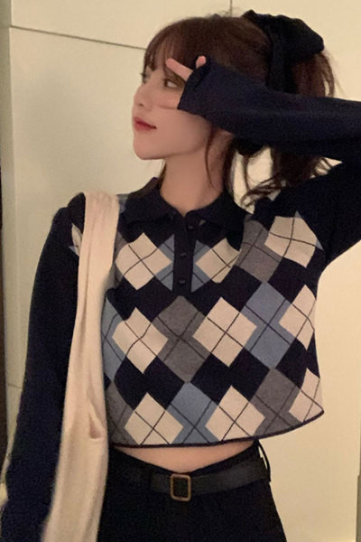 Modern női rövid blúz klasszikus gallérral