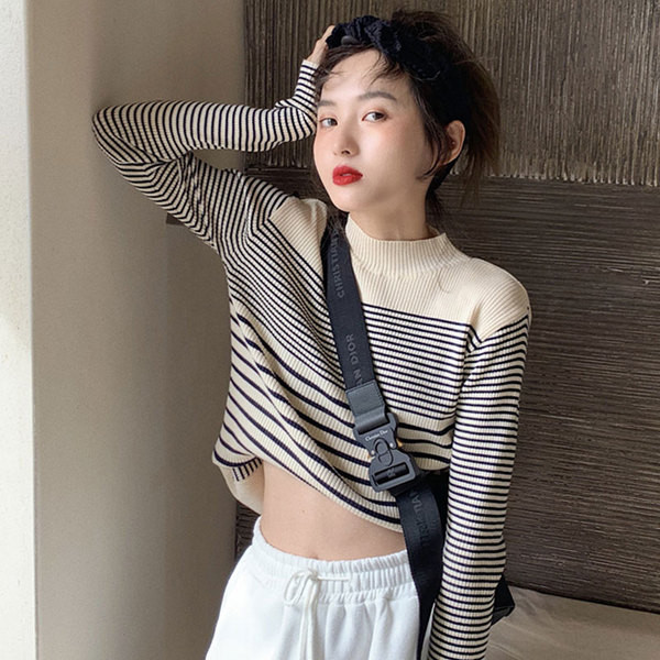 Naprakész női csíkos blúz két színben, félmagas gallérral