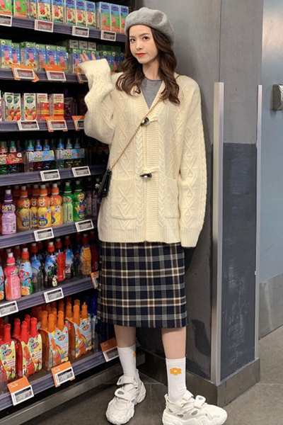 Lezser női kardigán két színben, hosszú modellben