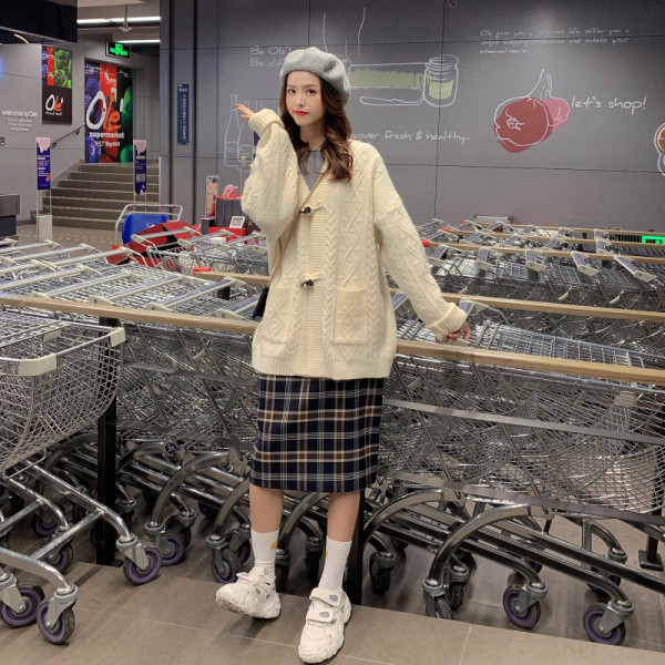 Lezser női kardigán két színben, hosszú modellben