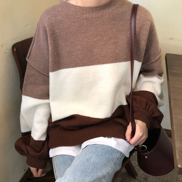 Modern női pulóver széles modell ovális nyakkivágással