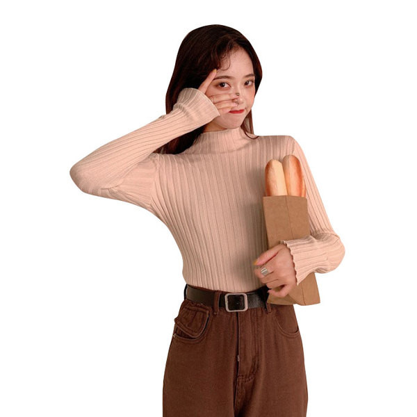 Jelenlegi női blúzos modell félmagas gallérral