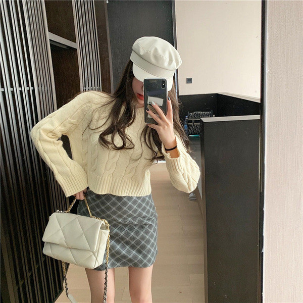 Női modern rövid kötött blúz három színben